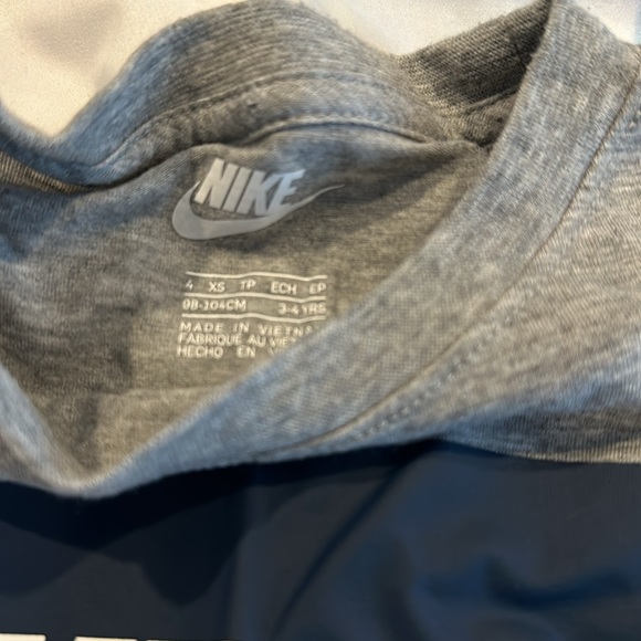 Boys NIKE Shorts Set - Picture 5 of 5